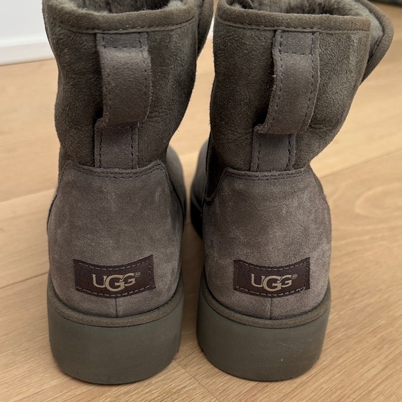 UGG Gray Suede Short Platform Shearling Boots, size 12 - Picture 5 of 7
